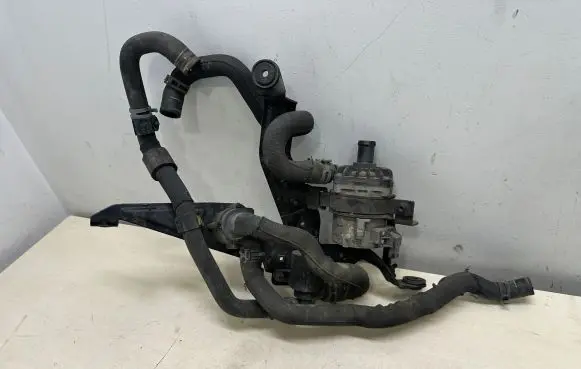 Audi A8 S8 D4 4H Engine coolant pipe/hose 4H0121305P 8K0965567B 4H0121671B