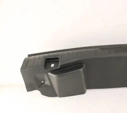 Trunk/boot sill cover protection