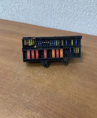 BMW 7 E65 E66 Fuse module 18560 G289