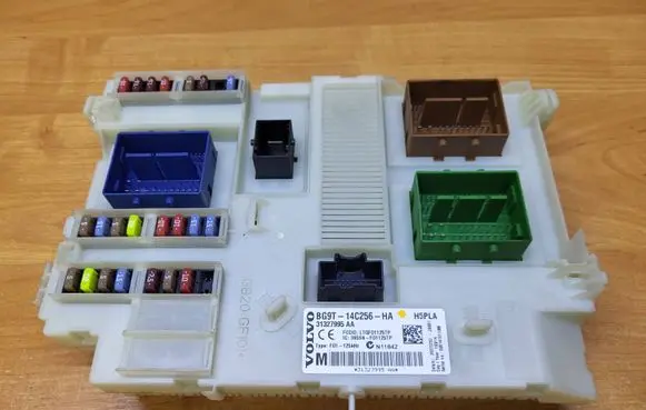Volvo XC60 Fuse module 3659AF01125TP 31327995AA BG9T14C256HA