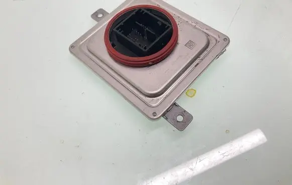 BMW 1 F40 LED ballast control module 7933357