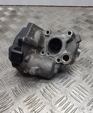 Infiniti Q70 Y51 EGR valve A6511400660 A2C87494500