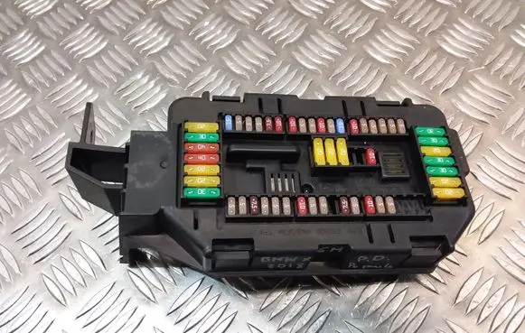 BMW X6 F16 Fuse module 681965301