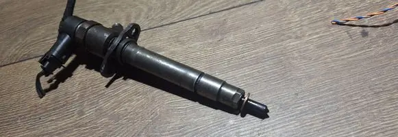 Volvo S60 Fuel injector 0445110078