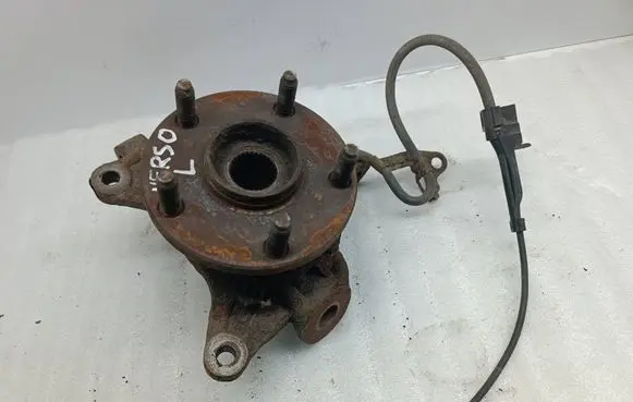 Toyota Avensis Verso Front wheel hub