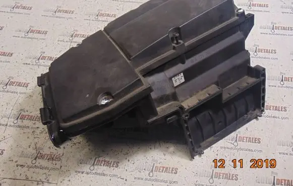 Mercedes-Benz C W204 Air filter box A2710900901