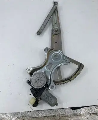 Mitsubishi L200 Front door window regulator with motor MN182353