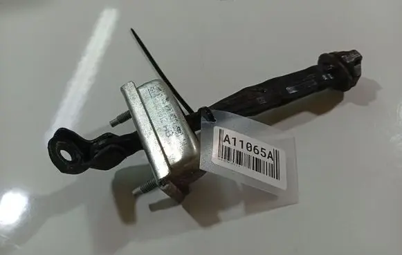 Opel Astra J Rear door check strap stopper 13270612