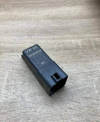 Glow plug pre-heat relay