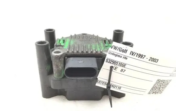 Volkswagen Golf IV High voltage ignition coil 032905106E