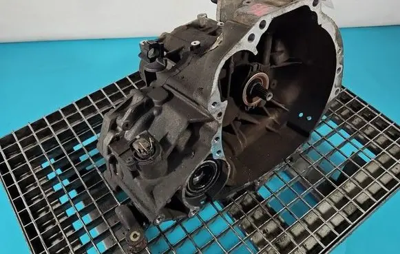 Nissan Almera N16 Manual 5 speed gearbox 4M40 IMPRK1571083