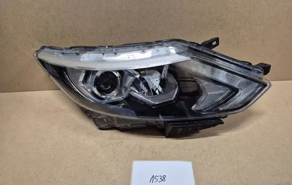 Nissan Qashqai Headlight/headlamp 10018015