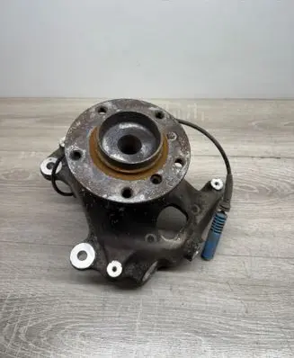 Front wheel hub