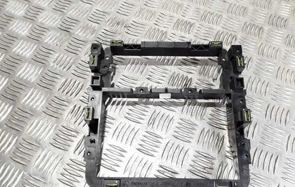 Volkswagen Touran I Dash center speaker frame 1T0858005A