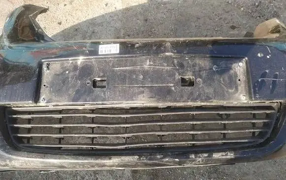 Opel Zafira B Front bumper lower grill