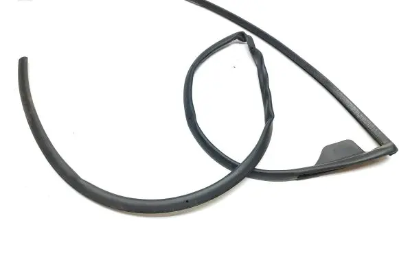 Peugeot 3008 II Rubber seal rear door 9813709780 M62LEFT 9811258780