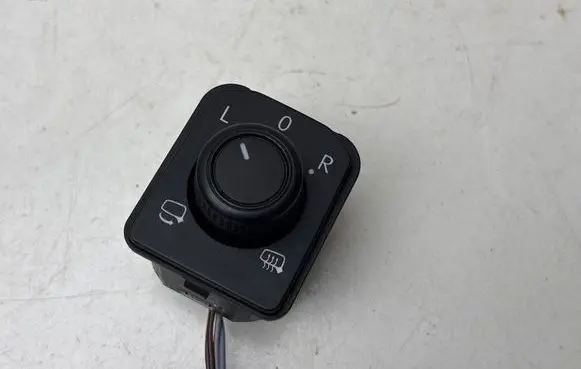Volkswagen PASSAT B8 Wing mirror switch 3G0959565B