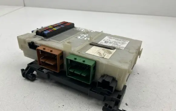 Ford Mondeo MK IV Fuse module 7G9T14A073DD LTQF01125TP 28130621