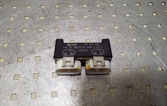Volkswagen Transporter - Caravelle T4 Coolant fan relay 701919506