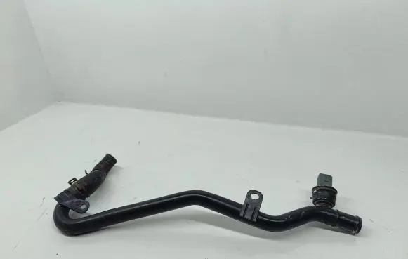 Volkswagen PASSAT B6 Engine coolant pipe/hose 5N0121065