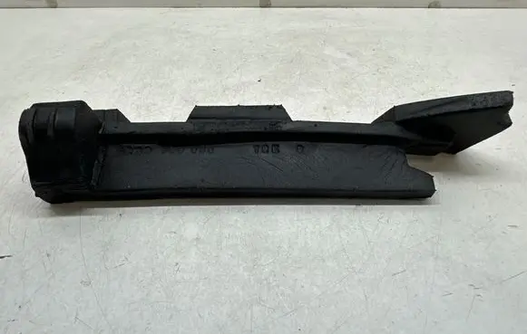 Renault Twingo II Other engine bay part 8200768826