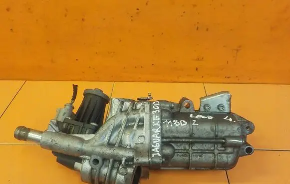 Jaguar XF X250 EGR thermostat 701881040 118B2 9X2Q9U438CA
