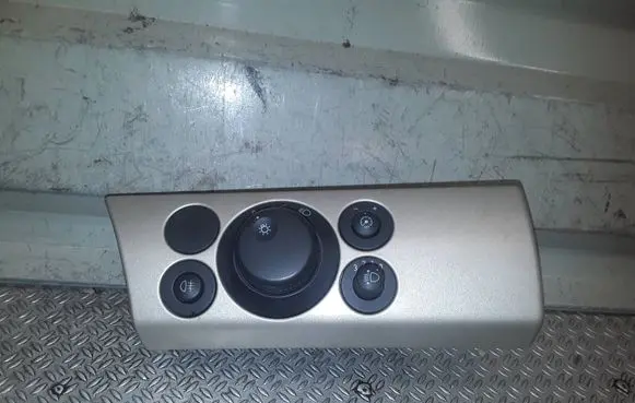 Opel Astra H Light switch 13124864