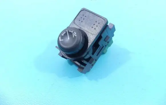 Nissan Qashqai Electric window control switch IMPRK1043579
