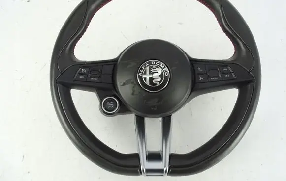 Alfa Romeo Giulia Steering wheel