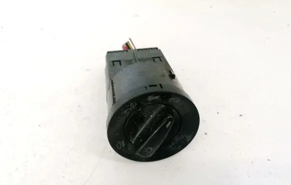 Volkswagen Golf IV Light switch 3b0941531c