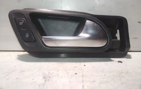 Volkswagen Tiguan Front door interior handle 5N0837198
