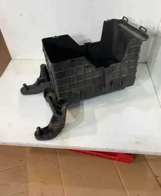 Battery box tray