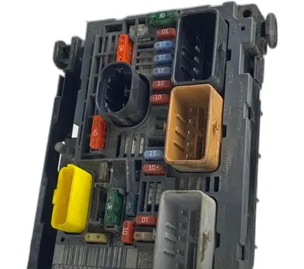 Peugeot Expert Fuse box set 9675878080 R03