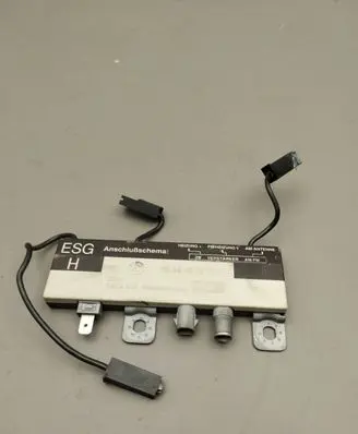 BMW 7 E32 Antenna control unit 65248351244 049100