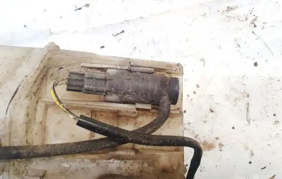 Volvo S60 Windscreen/windshield washer pump