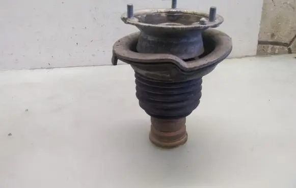 BMW 5 E60 E61 Front upper strut mount 