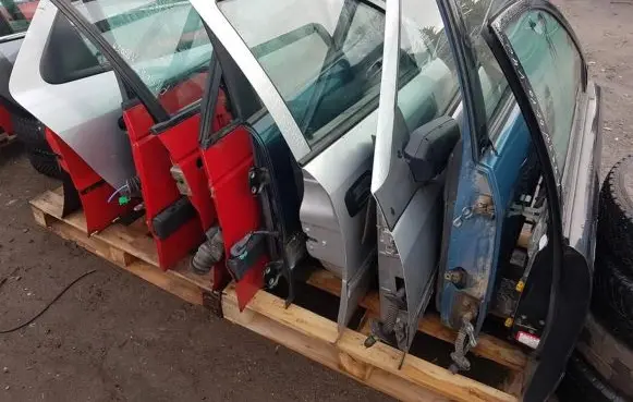 Honda CR-V Rear door
