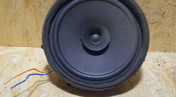 Mitsubishi L200 Front door high frequency speaker 8720A0