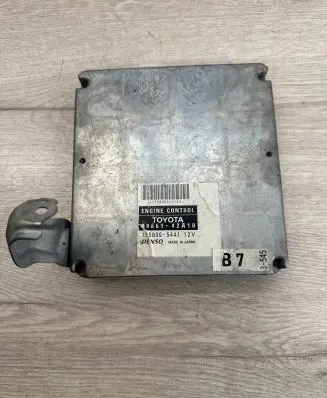 Toyota RAV 4 (XA20) Engine control unit/module 8966142A10 1758005441