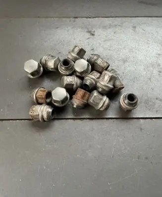 Volvo S40, V40 Nuts/bolts 
