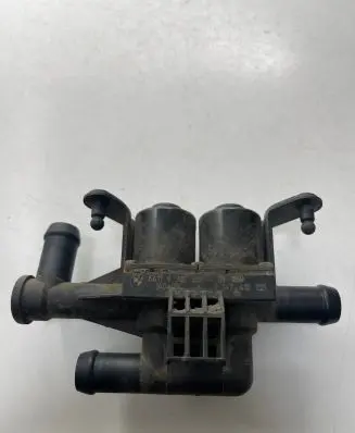 BMW 7 F01 F02 F03 F04 Coolant heater control valve 1147412221 9310349
