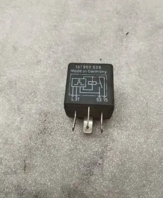 Volkswagen Transporter - Caravelle T4 Other relay 191955529