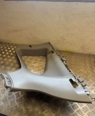 Honda CR-V (D)pillar trim (top) 84181TLA20