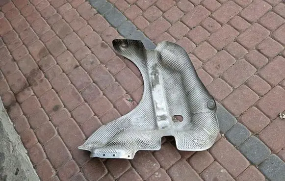 Opel Insignia B Heat shield in engine bay 84204892