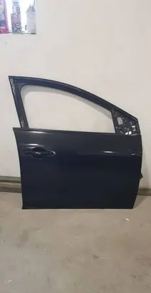Dacia Sandero III Front door