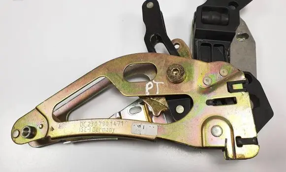 Mercedes-Benz SL R230 Convertible roof lock latch cylinder 2307901471