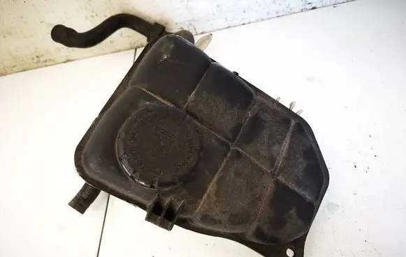 Mercedes-Benz C W203 Coolant expansion tank/reservoir 2035000049
