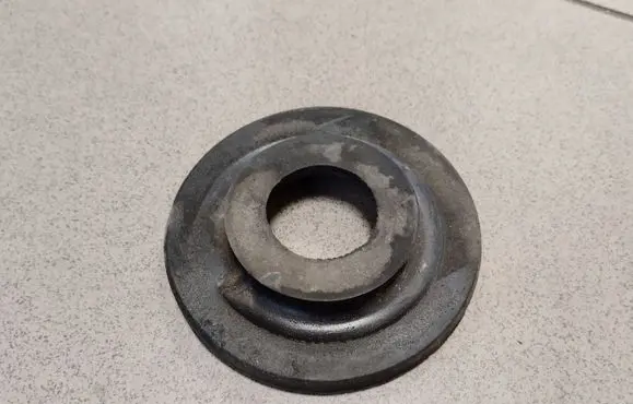 Volkswagen PASSAT B6 Rear coil spring rubber mount 1K0512149B