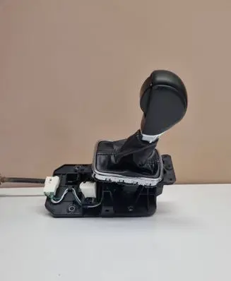 Subaru Outback (BS) Gear shifter/selector 