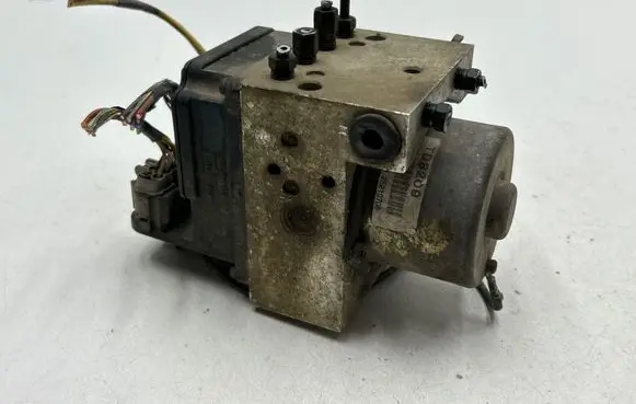 Nissan X-Trail T30 ABS Pump 000100